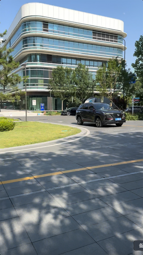 10分鐘一班免費擺渡，文鋒停車讓旅程輕松啟程